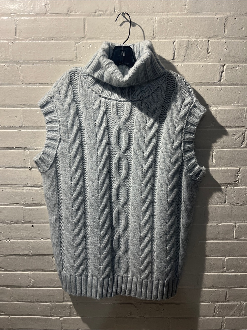 Sleeveless Cable Knit Turtleneck Sweater Vest - Light Blue